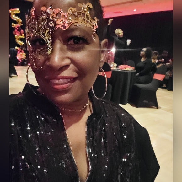 Meet your Posher, Gina - Picture 11 of 12